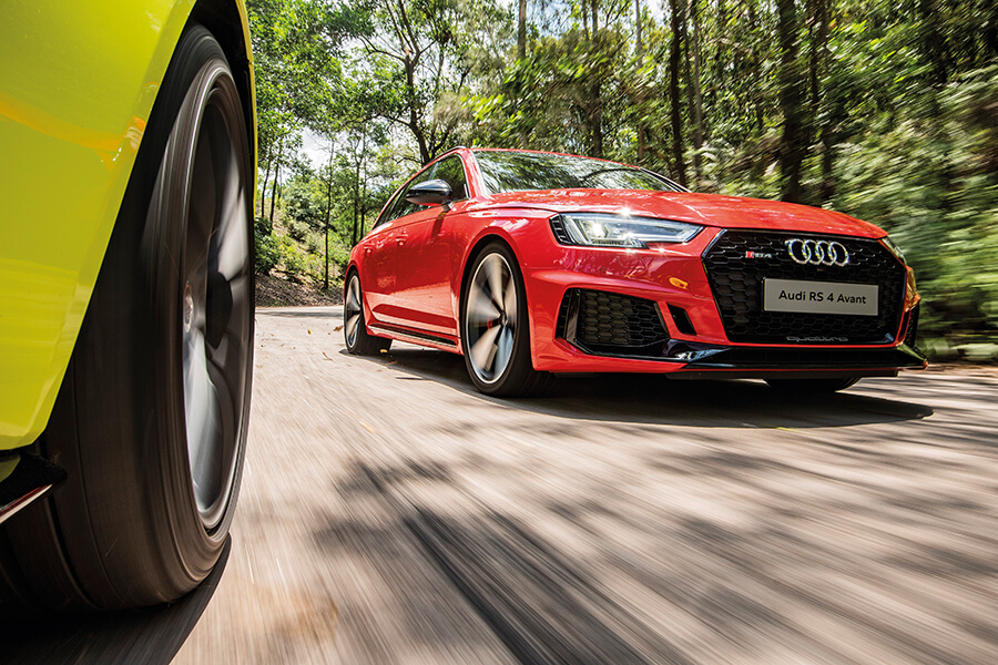 Audi RS4 front styling